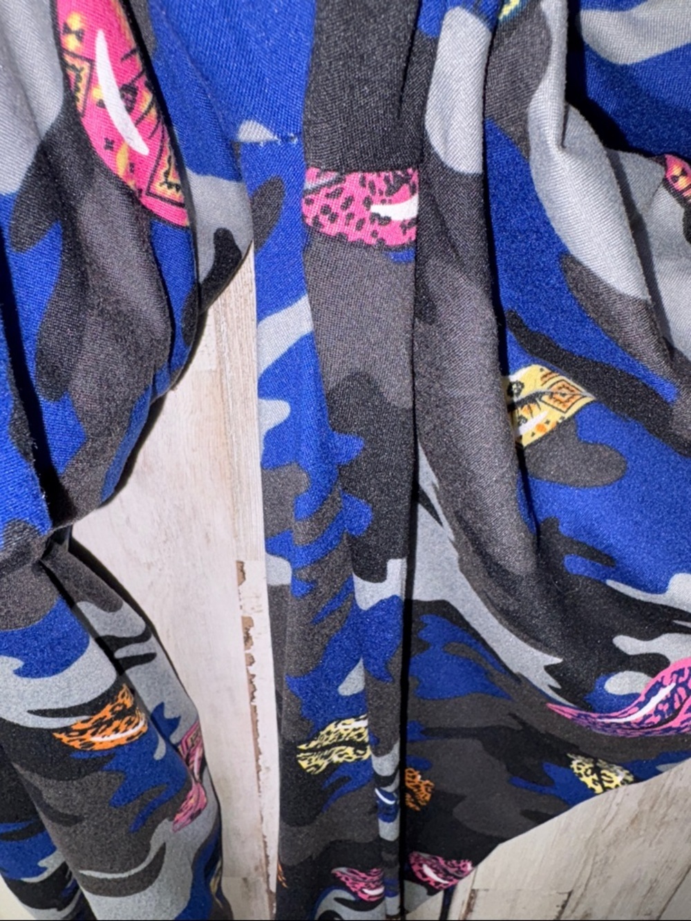 Eye Candy Leggings with Colorful Lip with camo print Size 1X NWT! - Picture 8 of 12
